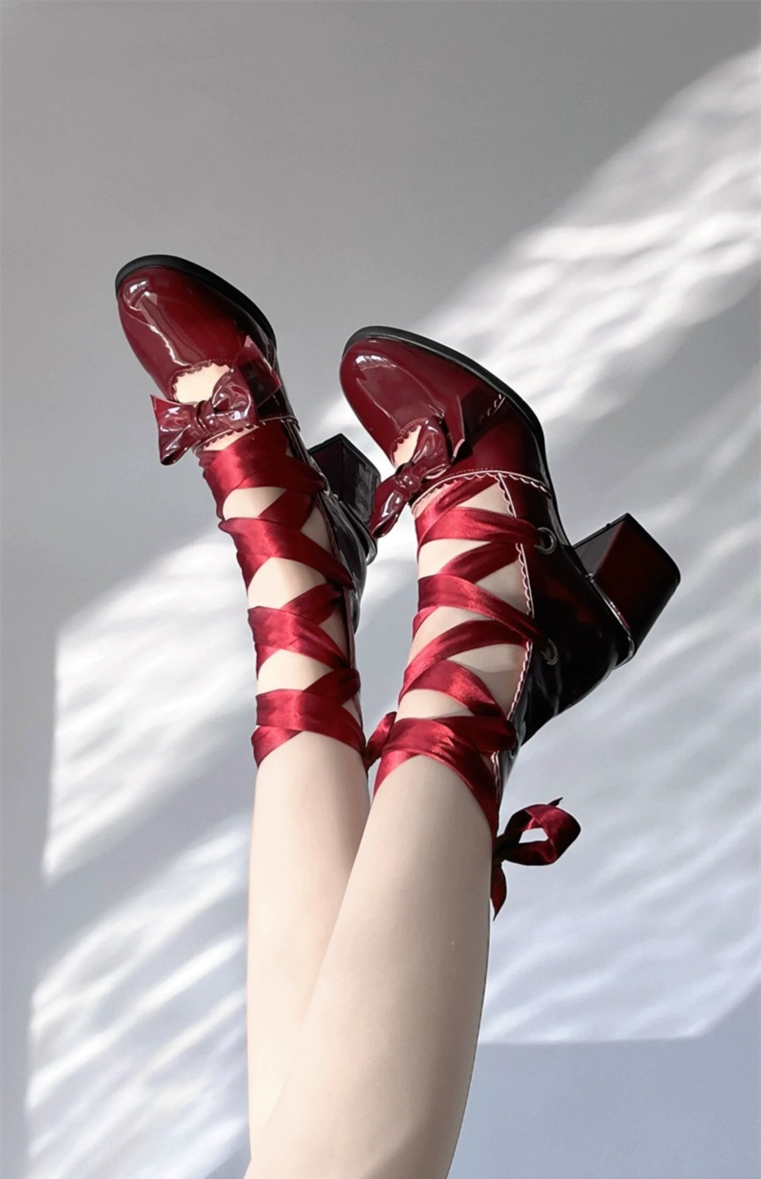 MR.Qiutian - Muse Kiss - Elegantes zapatos Lolita de tacón y punta redonda con cordones y lazos - varios colores y modelos
